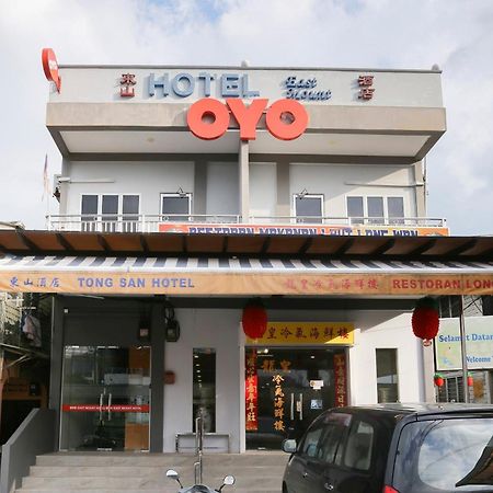 Oyo 89915 East Mount Hotel Кукуп Екстериор снимка